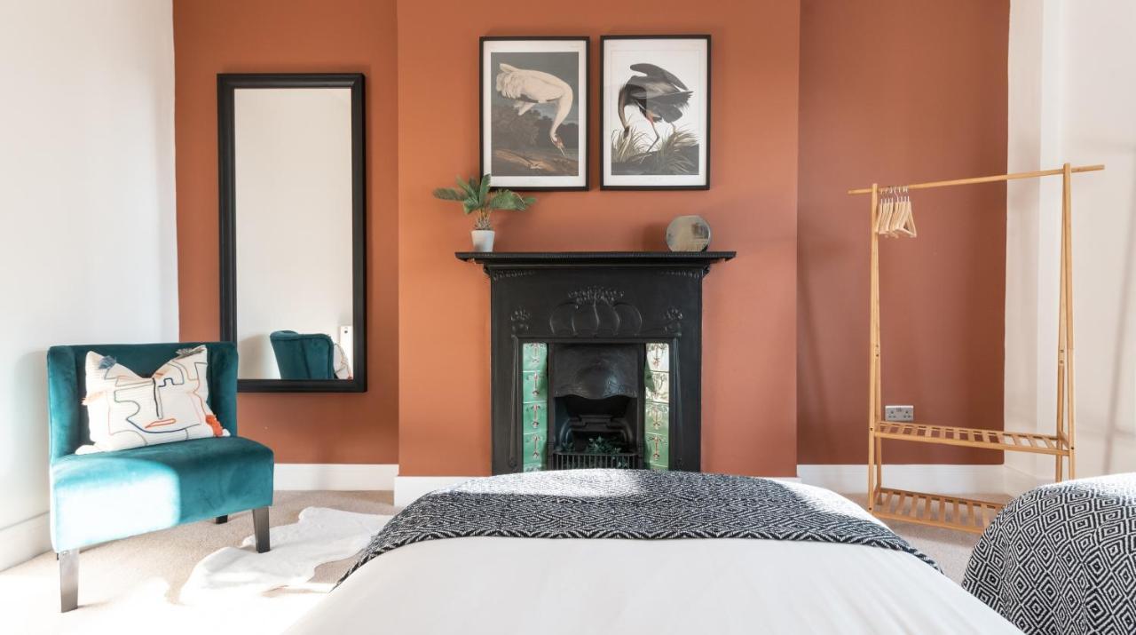 Ty Hapus - Luxury 4 Bedroom Holiday home *